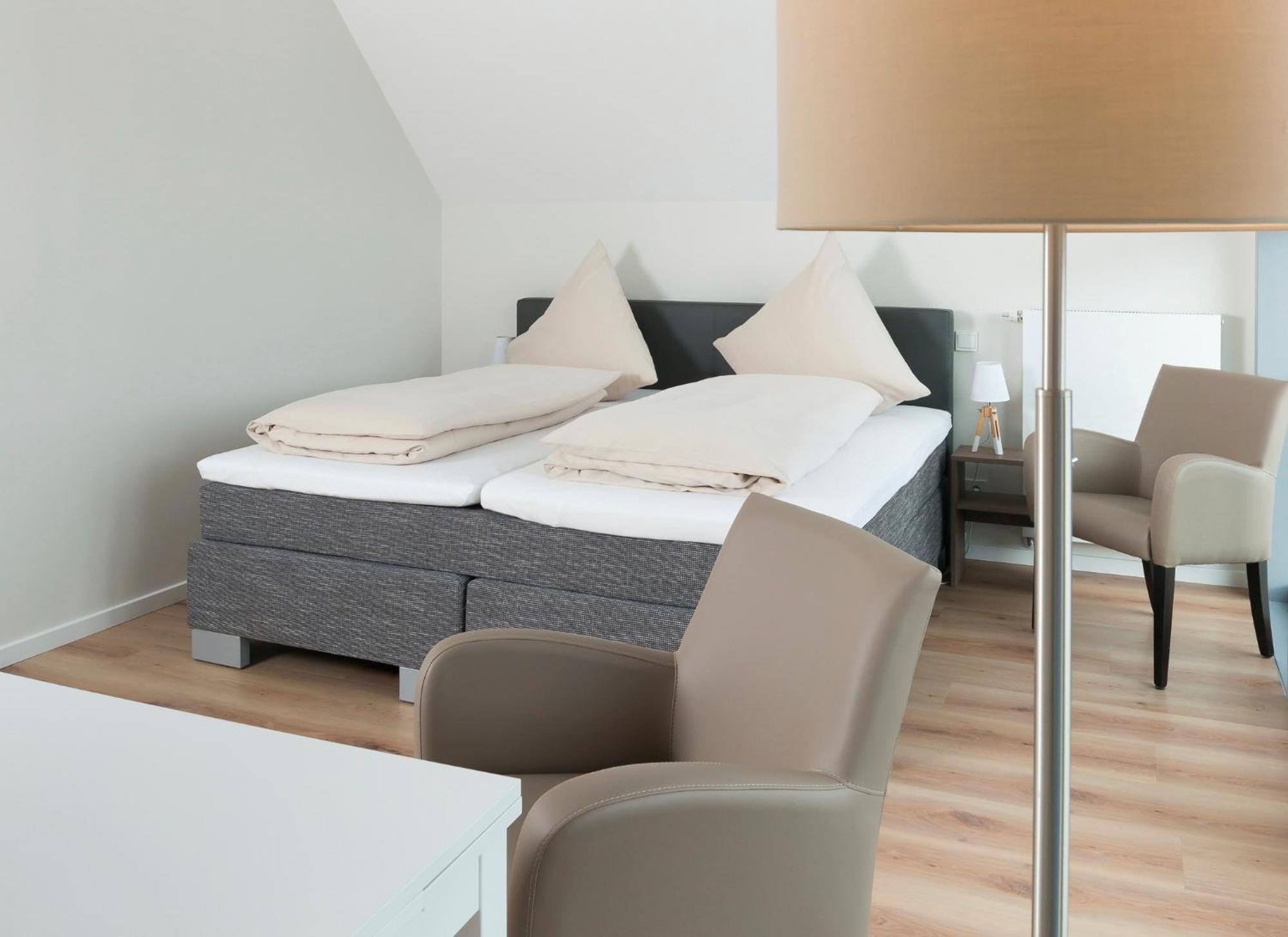 Ostsee - Reetdachhaus Nr 36 "Warder" Im Strand Resort Heiligenhafen Eksteriør billede