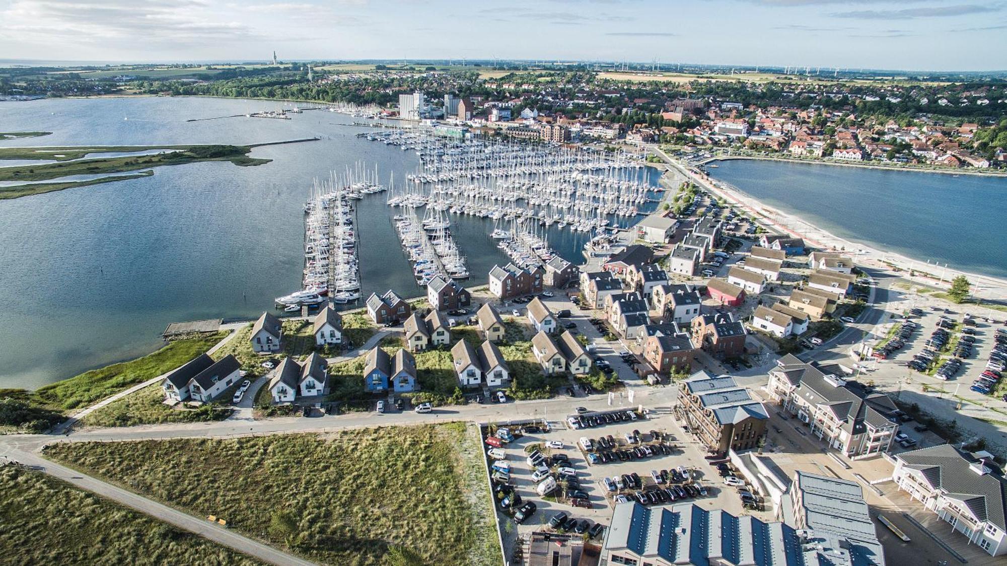 Ostsee - Reetdachhaus Nr 36 "Warder" Im Strand Resort Heiligenhafen Eksteriør billede