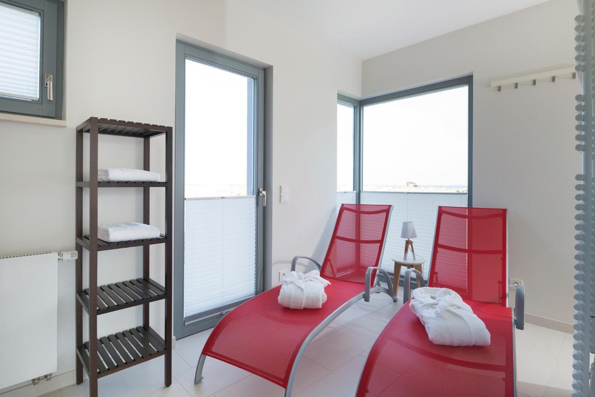 Ostsee - Reetdachhaus Nr 36 "Warder" Im Strand Resort Heiligenhafen Eksteriør billede